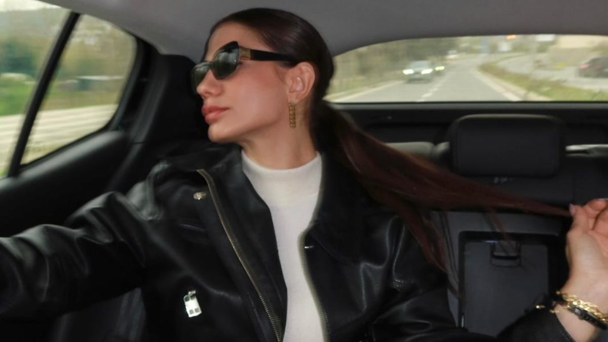 Eşref Rüya'nın Nisan'ı güzel oyuncu Demet Özdemir, sosyal medya hesabından