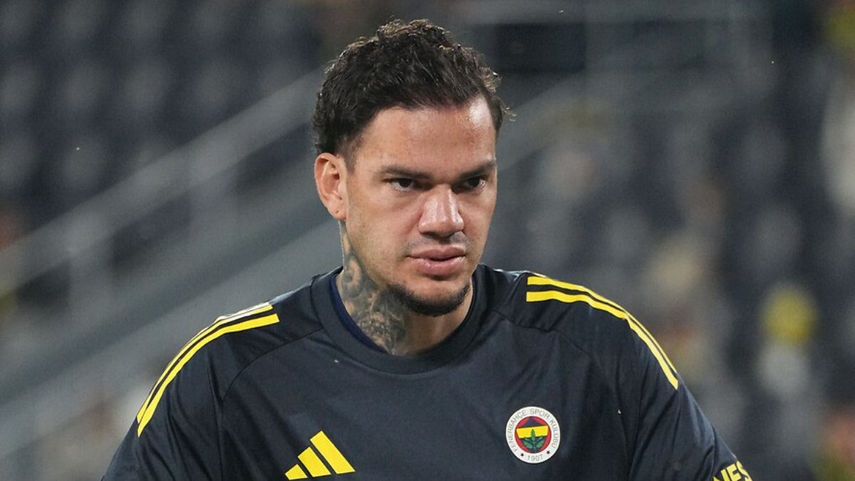 Fenerbahçe Kulübü, kaleci Ederson'un PFDK'ya sevk edilmesinin ardından resmi hesabından
