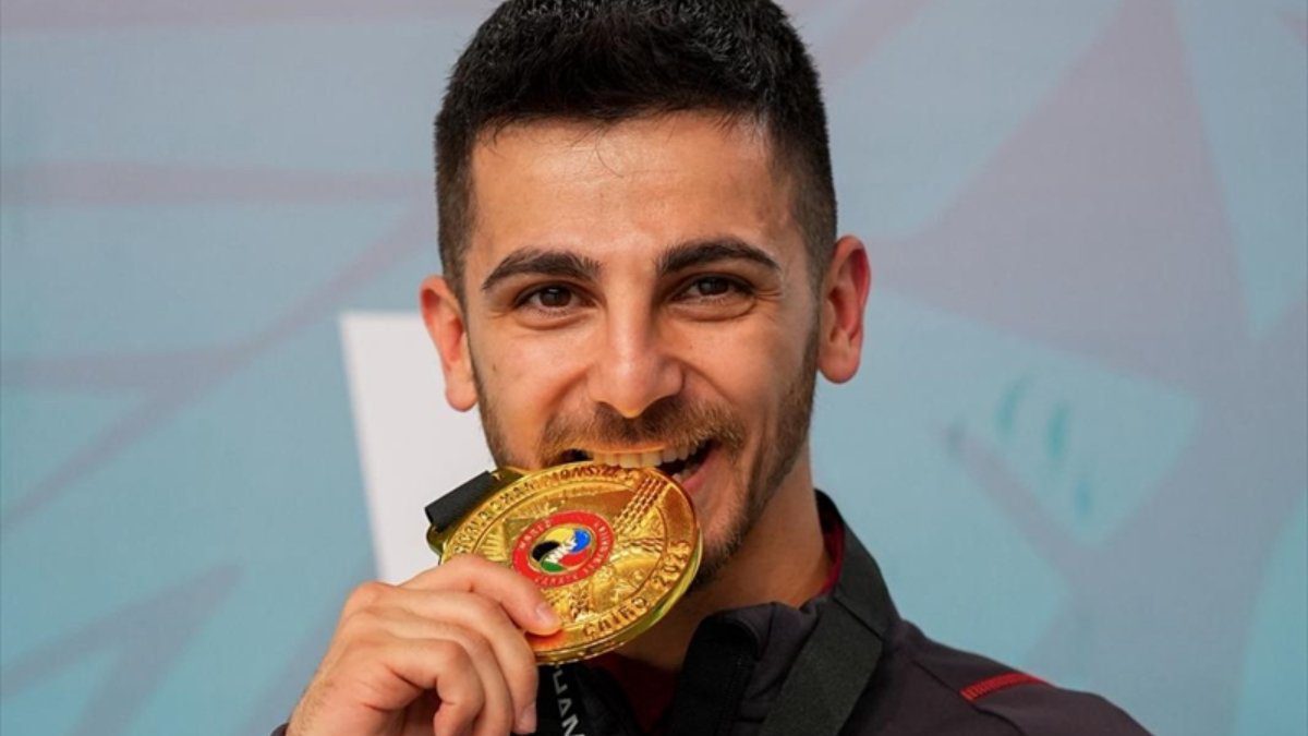 Milli sporcu Eray Şamdan, Dünya Karate Şampiyonası'nın finalinde Kosovalı rakibi