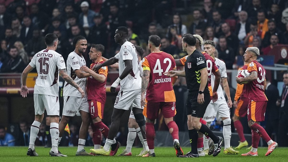 Eski hakemler, golsüz eşitlikle sona eren Galatasaray-Trabzonspor mücadelesinde Cihan Aydın'ın