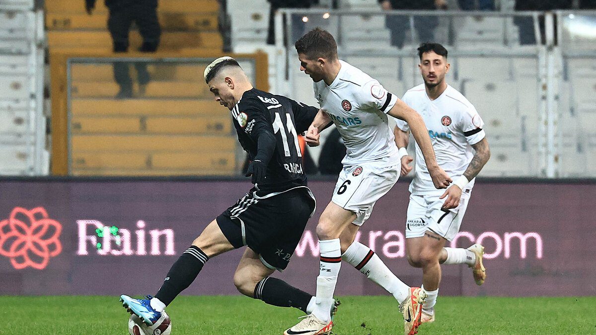 Süper Lig'in 14. hafta mücadelesinde Beşiktaş, Fatih Karagümrük'e konuk olacak.
