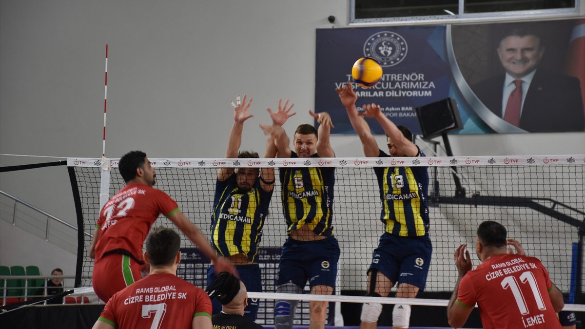 Voleybol Efeler Ligi'nin 3. haftasında Fenerbahçe, deplasmanda Cizre Belediyespor'u 3-0
