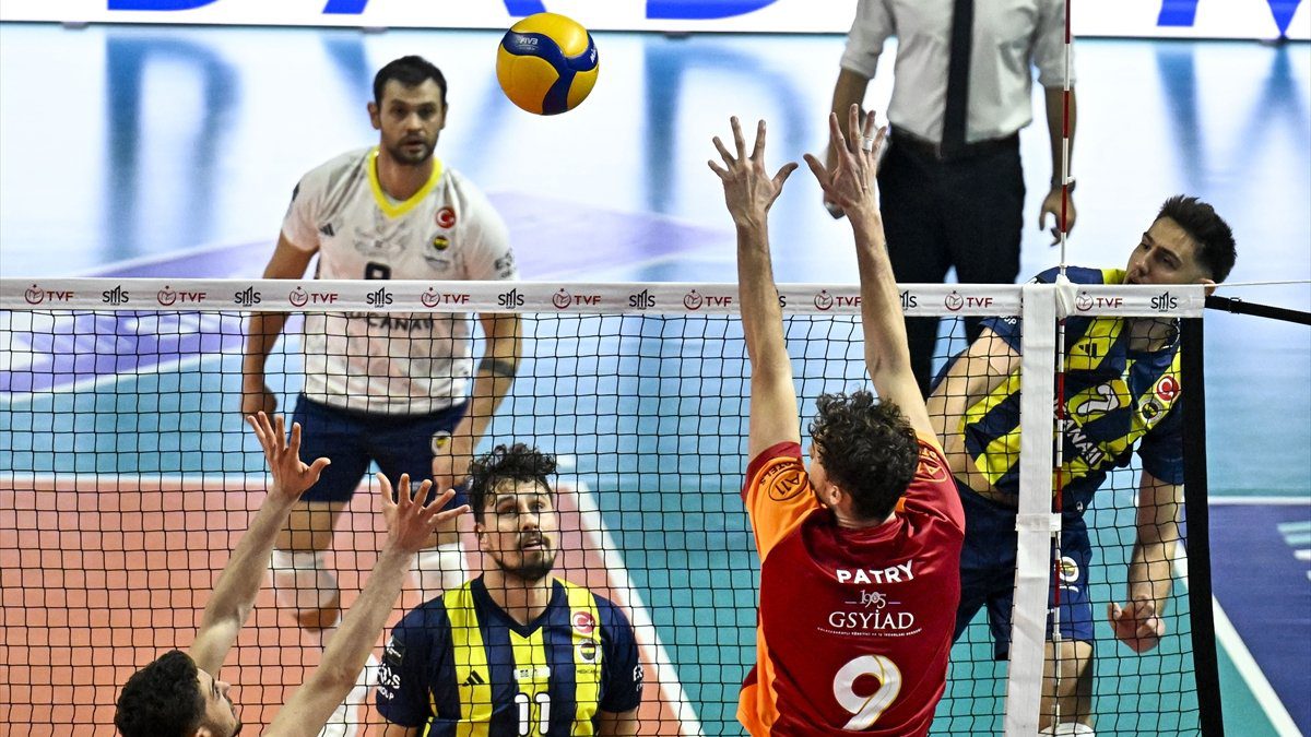 Efeler Ligi 6. haftada Galatasaray, derbi nefes kesen mücadelede Fenerbahçe’yi