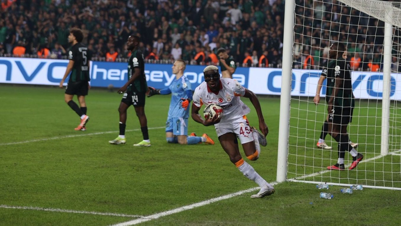 Kocaelispor'a mağlup olan Galatasarayda Osimhen'in iptal edilen golü maça damga