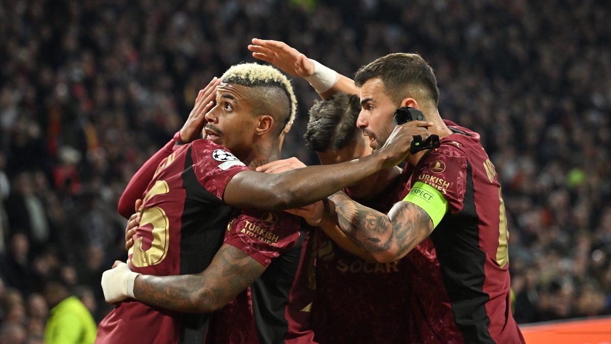 UEFA Şampiyonlar Ligi'nin 4. haftasında temsilcimiz Galatasaray, Ajax'ı 3-0 yenerek