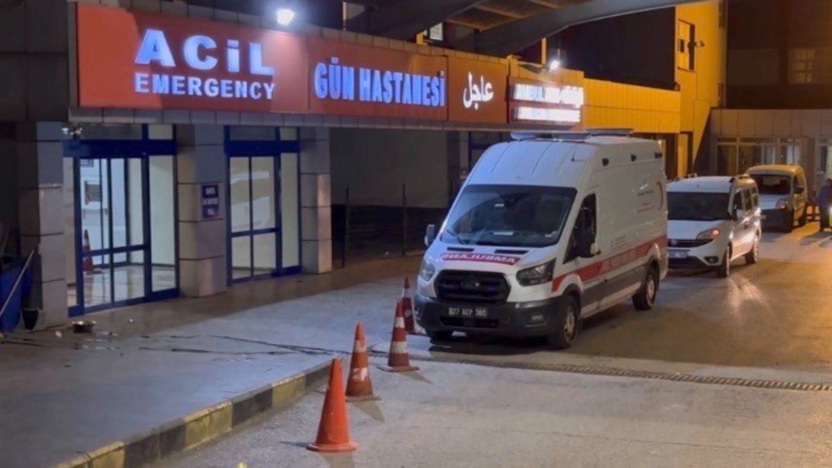 Şahinbey ilçesinde bir şahıs, tartıştığı ağabeyini silahla yaraladı. Hastaneye kaldırılan