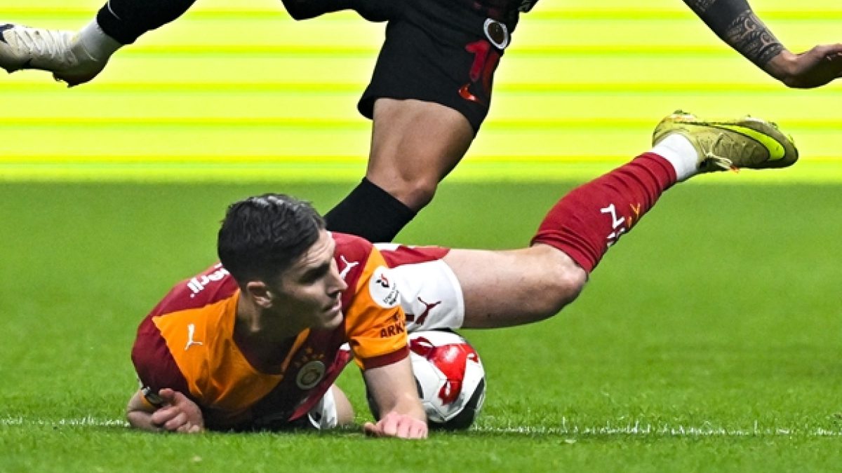 Roland Sallai, Galatasaray - Gençlerbirliği maçında bir  pozisyonda kendisine