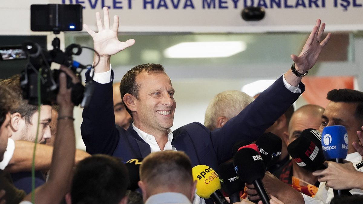 Galatasaray'ın gerçekleştirdiği birçok transferde görev alan menajer George Gardi, Lionel