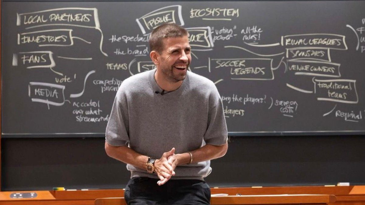 Eski Barcelona savunmacısı Gerard Pique, Harvard’ın MBA programında konuk öğretim