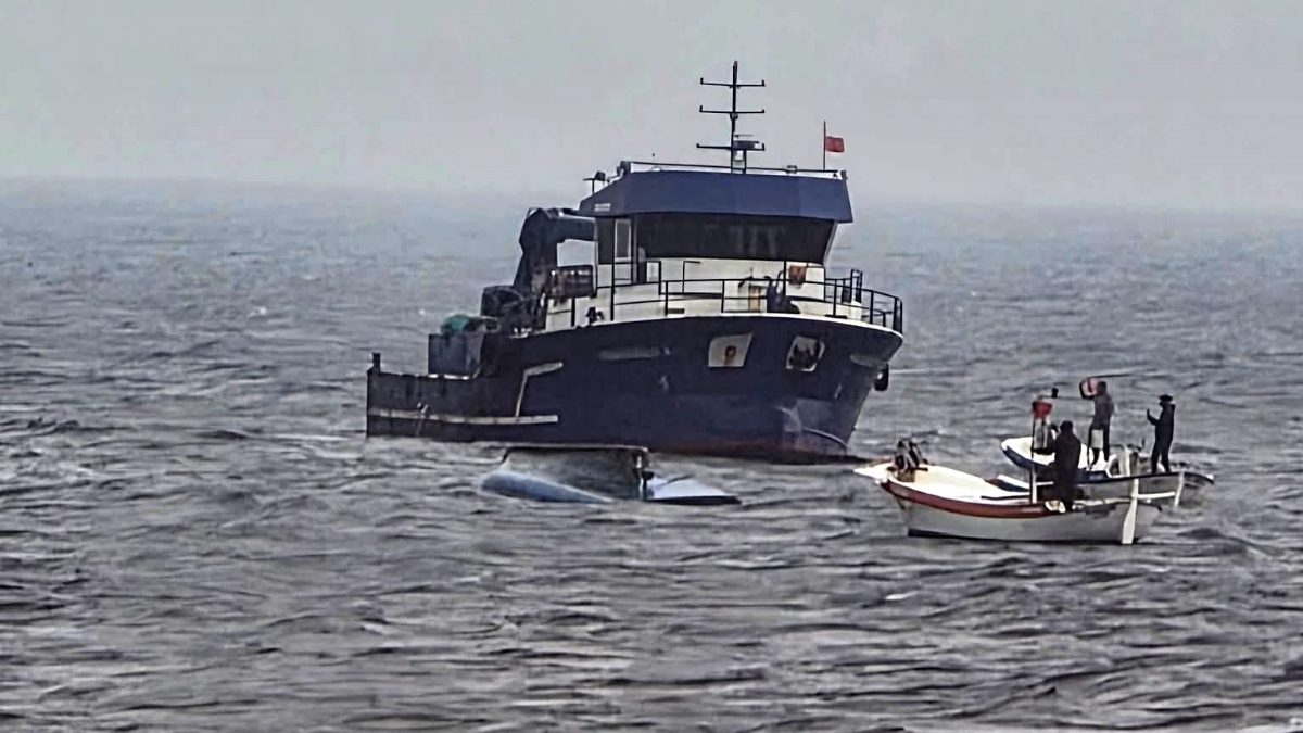 Eynesil ilçesinde balıkçı teknesinin alabora olması sonucu 1 kişi hayatını