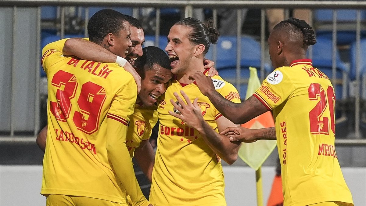 Göztepe, Süper Lig'in 12. haftasında deplasmanda Kasımpaşa'yı 2-0'lık skorla mağlup