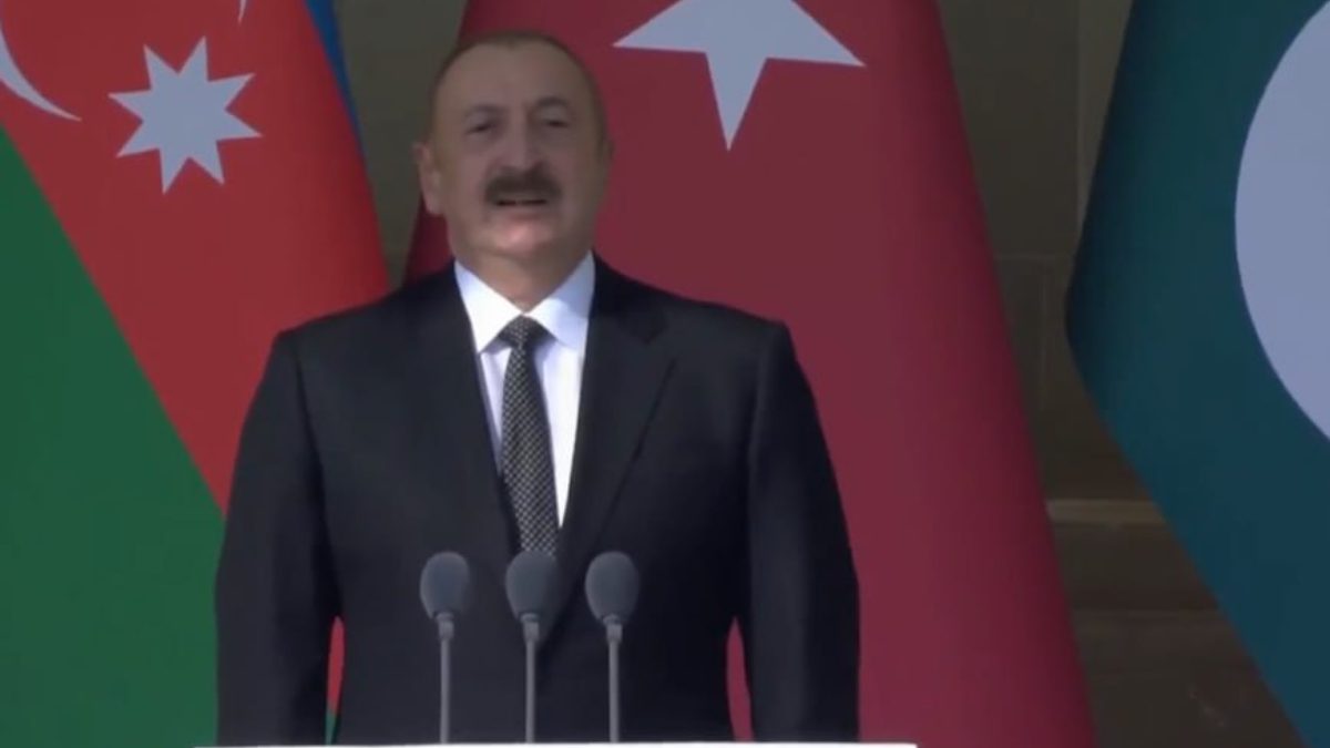 8 Kasım Zafer Günü töreninde konuşan Azerbaycan Cumhurbaşkanı İlham Aliyev,