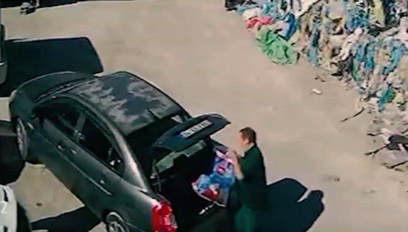 Gümrük deposunda imha edilmesi gereken kaçak ürünleri çalıp sattıkları iddiasıyla