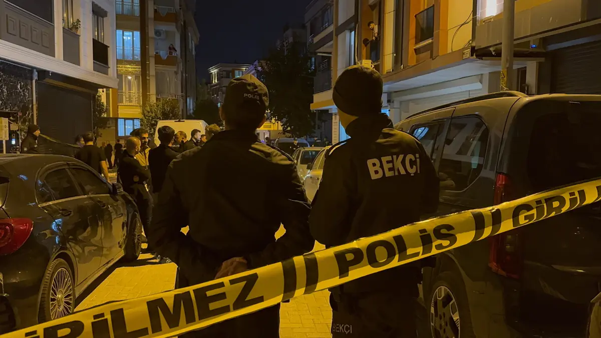İstanbul'da bir işyerinde husumetliler arasında çıkan silahlı çatışmada iki kişi