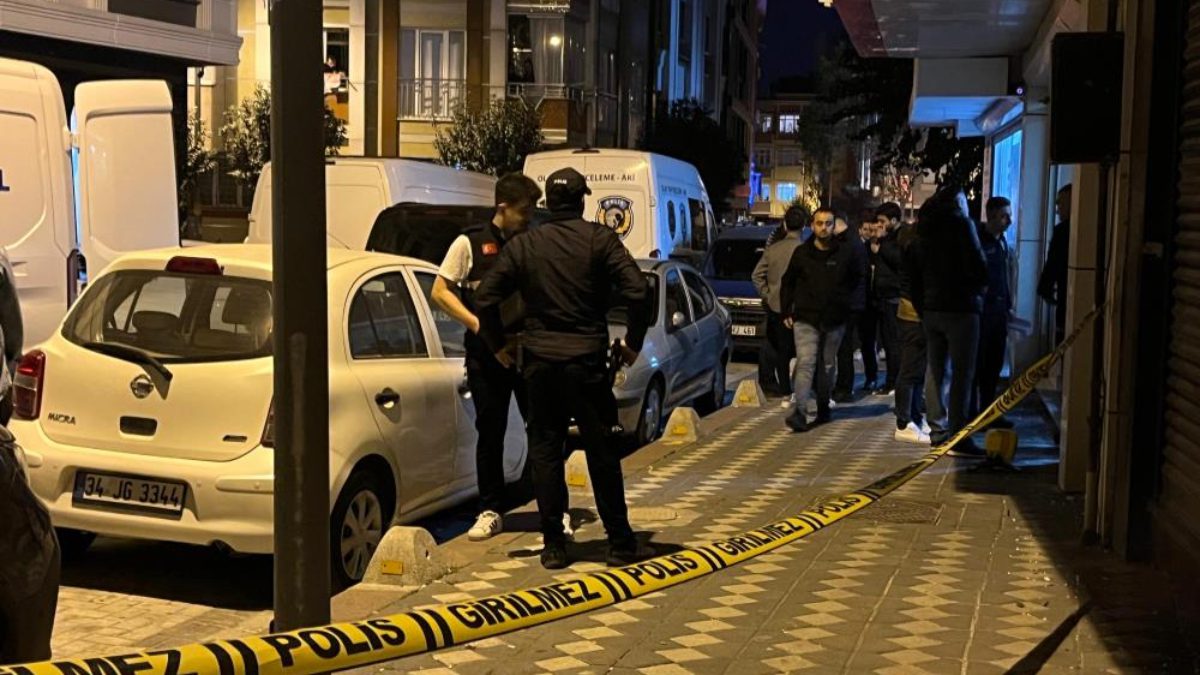 İstanbul Zeytinburnu'nda iş yerinde çıkan silahlı kavgada 2 kişi hayatını