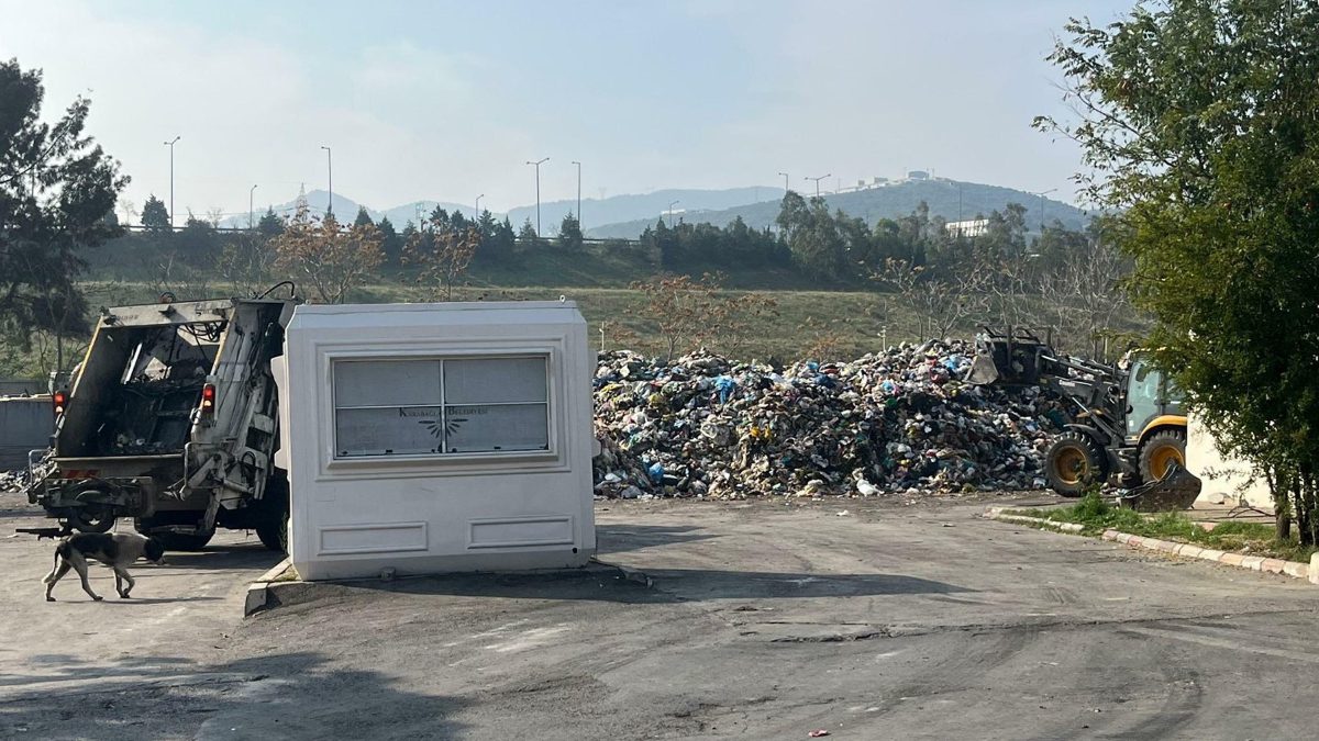 Karabağlar ilçesindeki Uzundere Mahallesi'nde, kentsel dönüşüm alanının, ilçe belediyesi tarafından