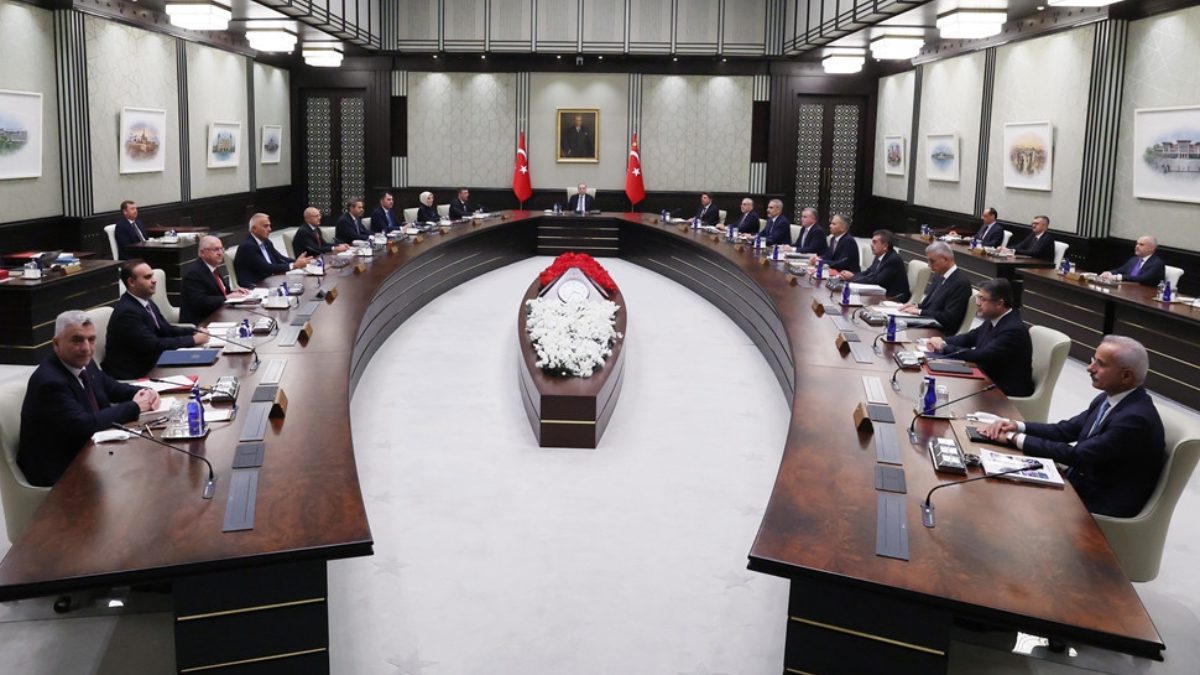 Cumhurbaşkanlığı Kabinesi bugün toplanacak. Toplantının ana gündem başlığı Terörsüz Türkiye