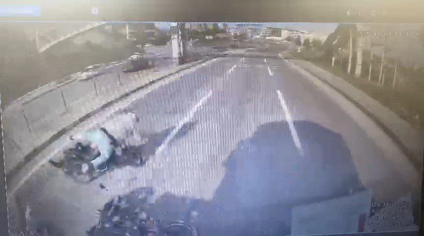Karabük'te iki motosikletin çarpışması sonucu gerçekleşen kazada 2 kişi yaralandı.