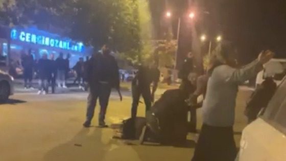 Şanlıurfa'da iki kardeşin arazi tartışması, çocukları da araya girince sokak