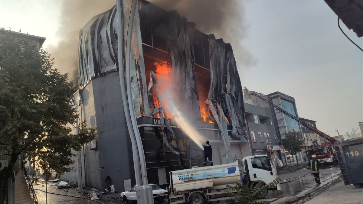 Kocaeli'nin Dilovası ilçesinde parfüm dolum fabrikasında çıkan yangında hayatını kaybeden