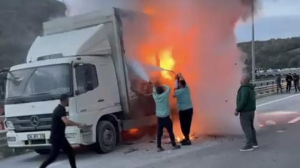 Kuzey Marmara Otoyolu’nun Beykoz Edirne istikametinde seyir halindeki bir kamyonun