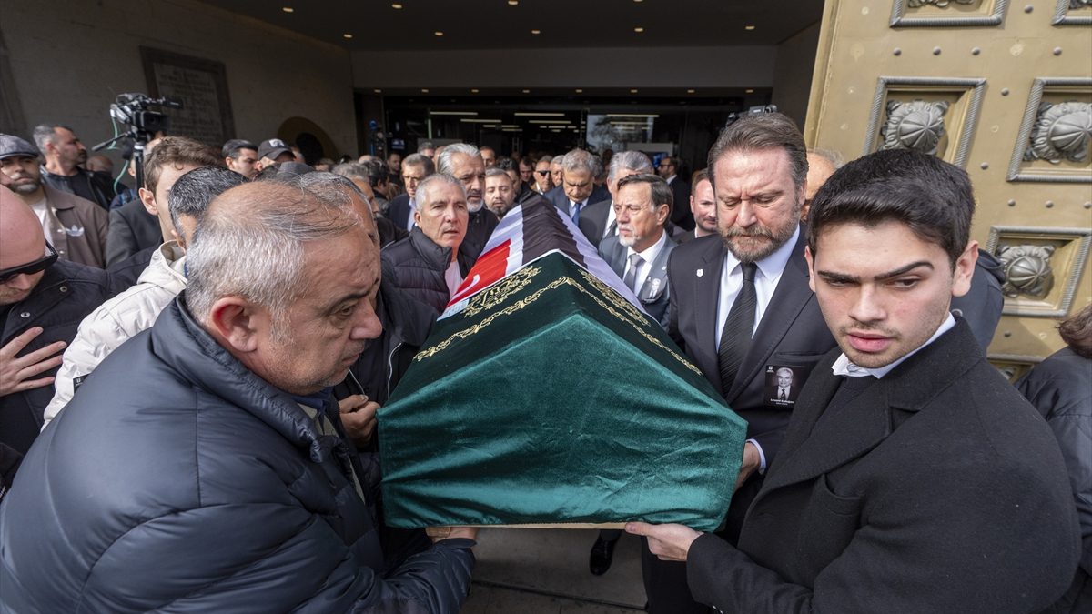 Geçtiğimiz gün hayatını kaybeden Beşiktaş Kulübü’nün eski asbaşkanlarından Levent Erdoğan,