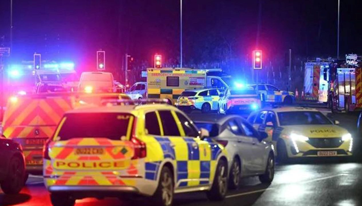 İngiltere'nin Huntingdon kentinde, Londra'ya giden bir trendeki bıçaklı saldırıda 9'u