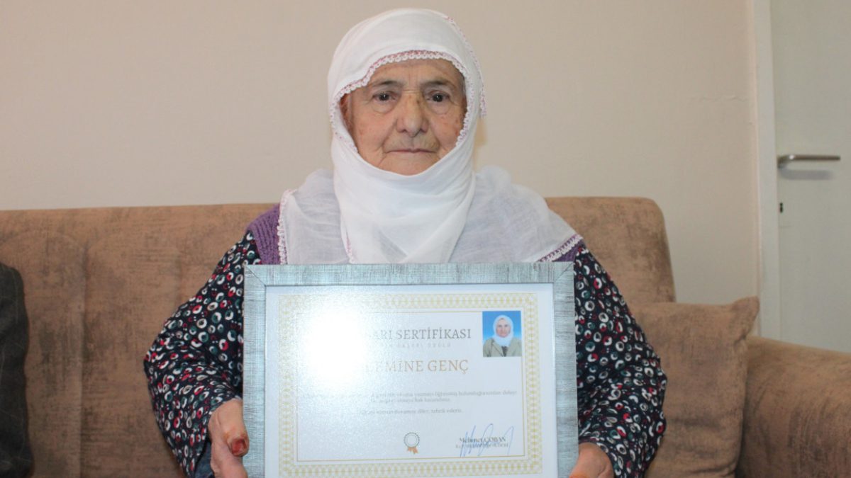 Doğanşehir ilçesinde yaşayan 88 yaşındaki Emine Genç, 89 yaşındaki eşi