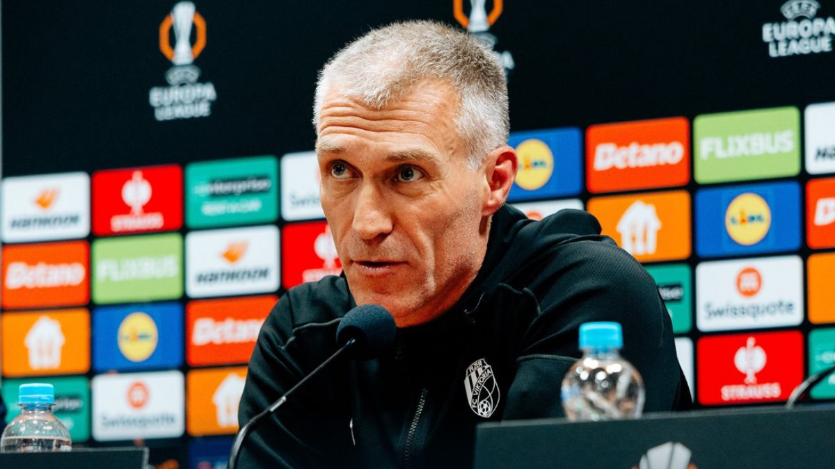 Viktoria Plzen'in teknik direktörü Martin Hysky, Fenerbahçe maçının ardından taraftarların