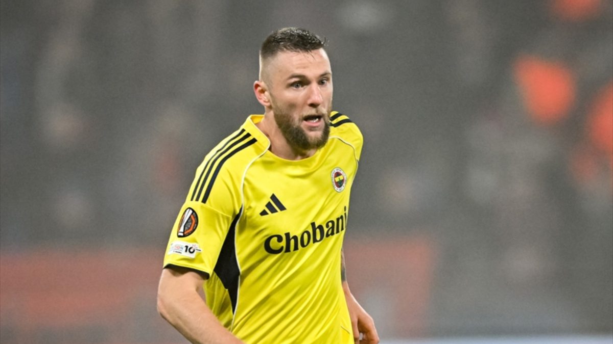 Fenerbahçe'nin kaptanı Milan Skriniar, "Hakem Allard Lindhout, Jhon Duran'ın ilk