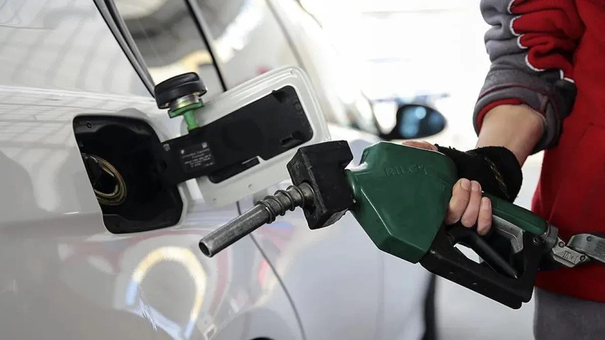 ABD’nin Rus petrol devlerine yönelik uygulamaya koyduğu ambargo, küresel akaryakıt