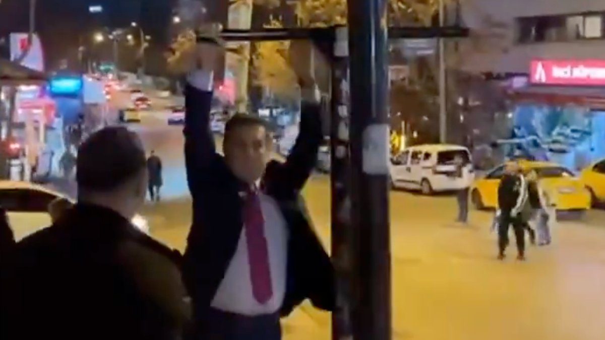 CHP Erzincan Milletvekili Mustafa Sarıgül, Ankara'nın viral olan 'Kızılay' tabelasına