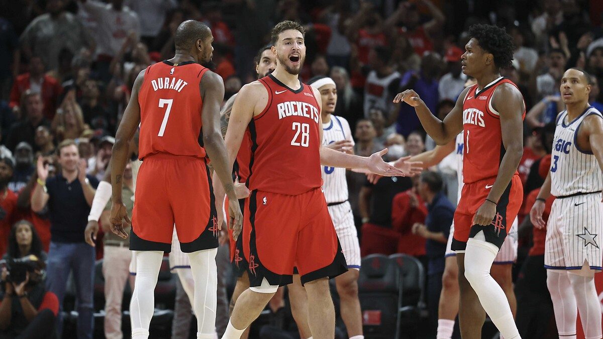 Houston Rockets, Orlando Magic’i uzatmada 117-113 yenerek serisini 4 maça