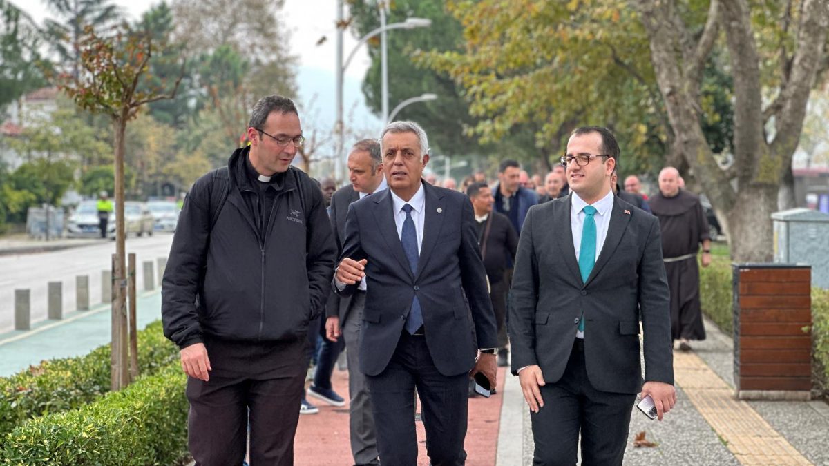 Bursa İznik ilçesine, Katoliklerin ruhani lideri ve Vatikan Devlet Başkanı