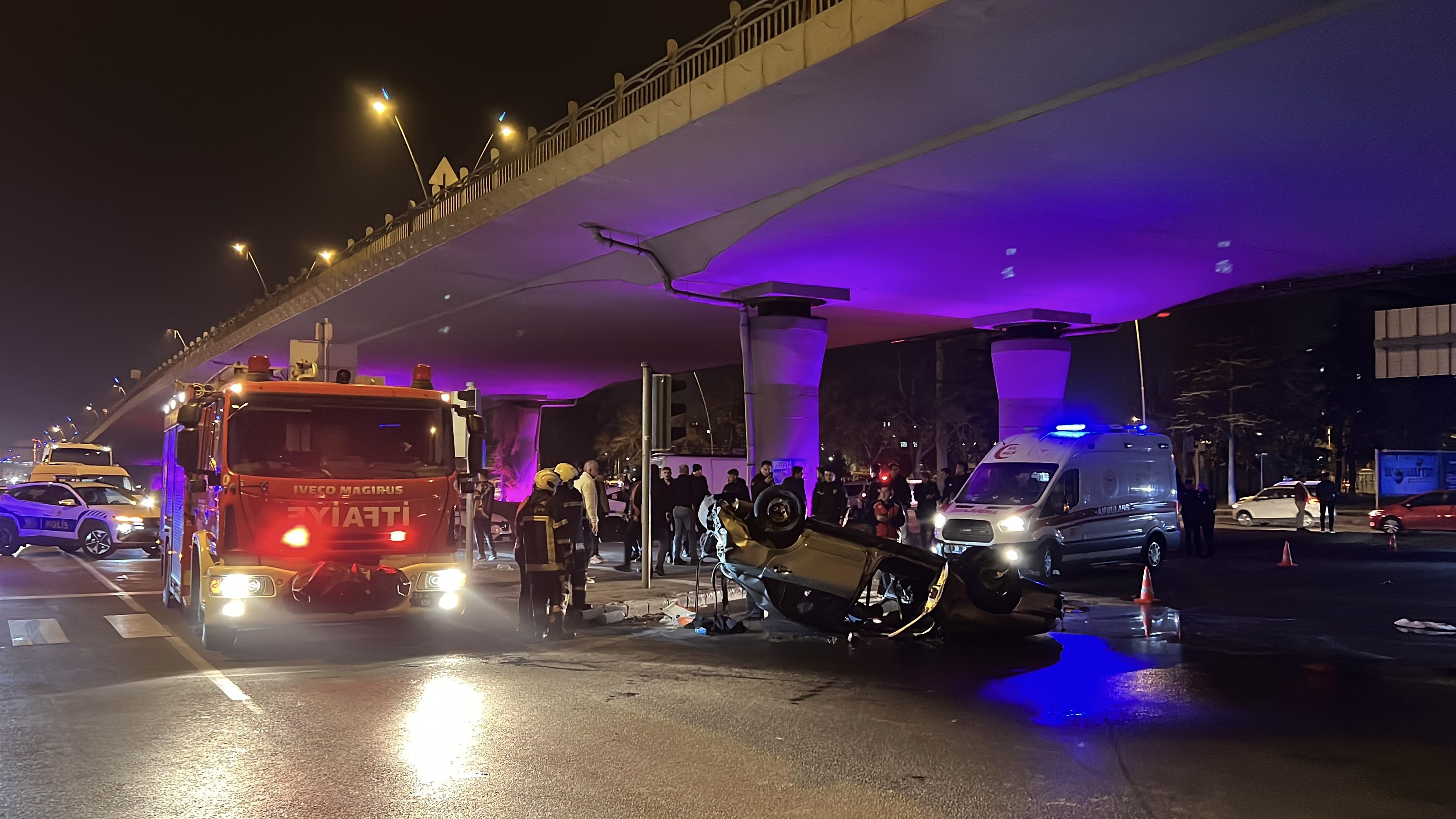 Kayseri'de polisin "dur" ihtarına uymayarak kaçan otomobil takla attı. Kazada