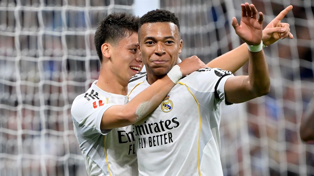 La Liga'nın 11. haftasında Real Madrid, sahasında Valencia'yı 4-0 mağlup