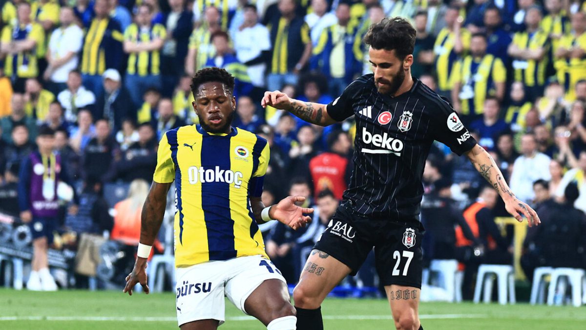 Süper Lig'in 11. haftasında karşılaşacak Beşiktaş ve Fenerbahçe'nin derbi öncesindeki