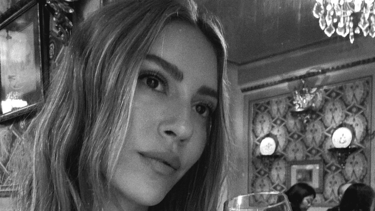 Anne olduktan sonra uzun zamandır ekranlarda göremediğimiz Sinem Kobal, son