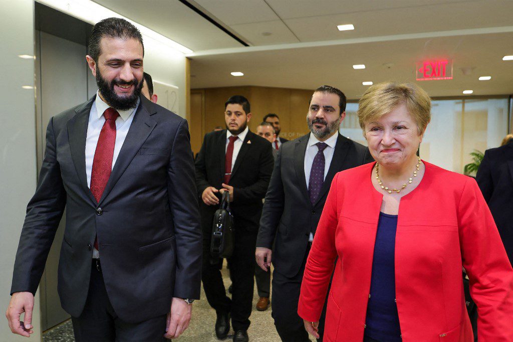 Suriye Cumhurbaşkanı Ahmed Şara, ABD Başkanı Donald Trump'la görüşmesi öncesi,