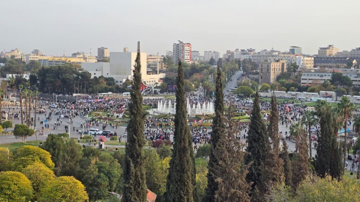Suriye halkı, Devlet Başkanı Ahmed Şara'nın "Suriye'nin Kurtuluşu" operasyonunun başlamasının
