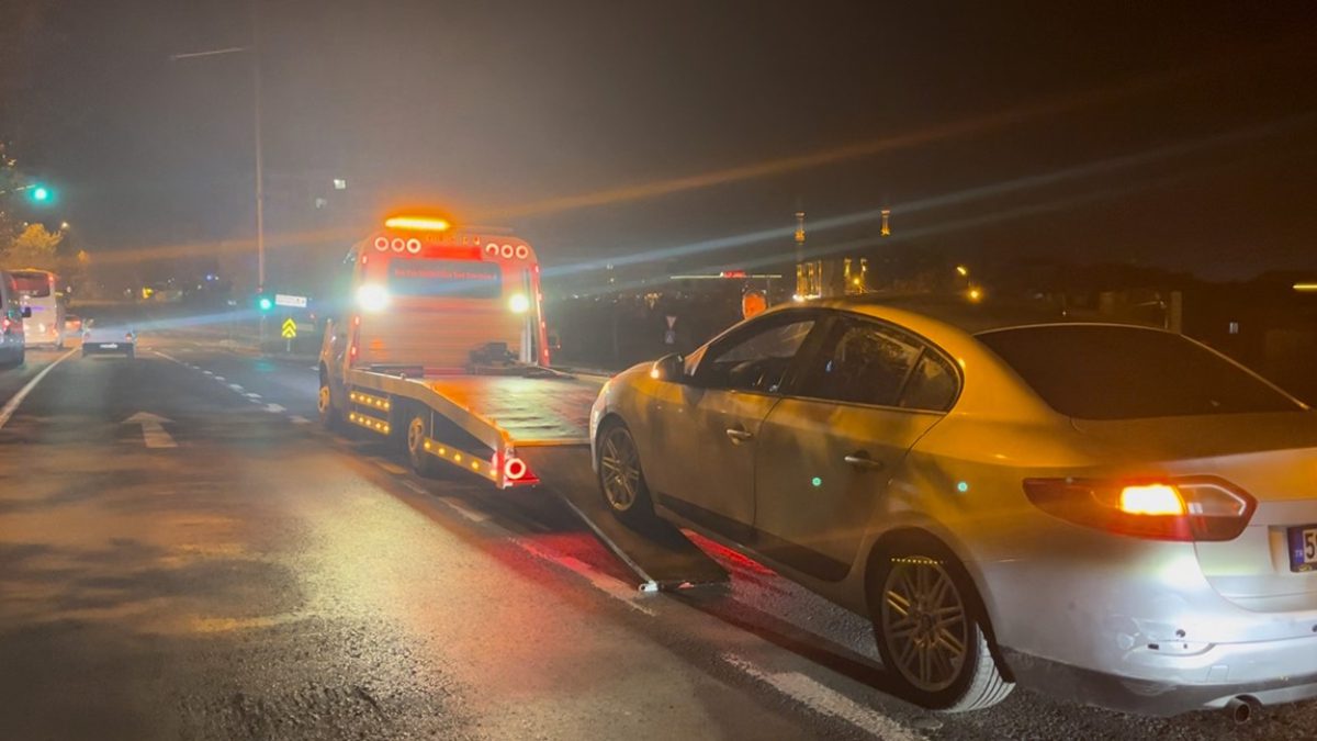 Çorlu ilçesinde trafik kontrolünde durdurulan bir otomobile abartı egzozdan 9