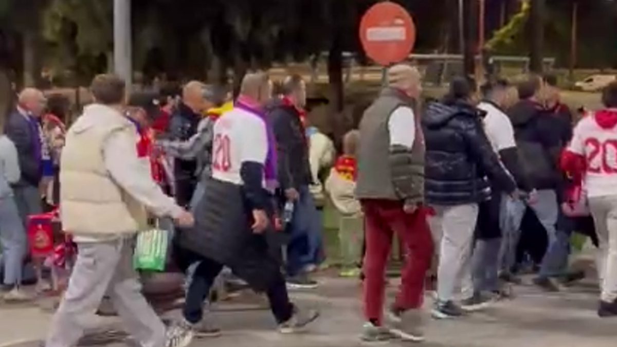 A Milli Futbol Takımı'nın, İspanya ile Sevilla'da oynadığı karşılaşmada Türk