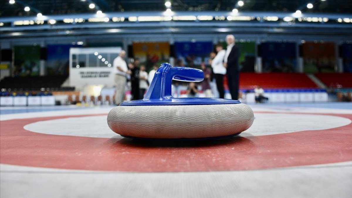 Avrupa Curling Şampiyonası'nda mücadele eden Türkiye'nin kadın milli takımı, 6.