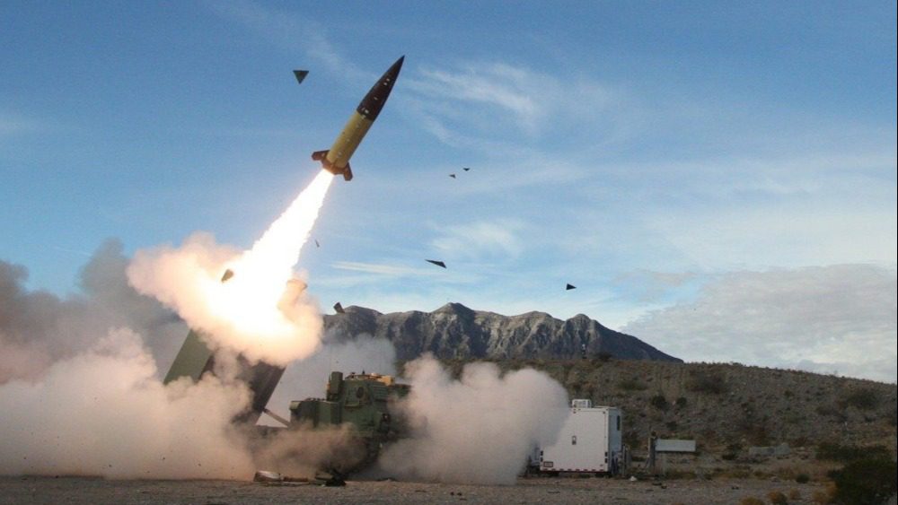 Ukrayna ordusunun, Amerikan yapımı Kara Taktik Füze Sistemleri (ATACMS) ile