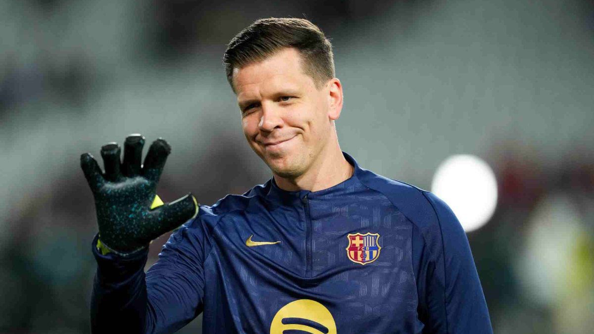 Barcelona'nın teklifiyle geçen sezon futbola geri dönen ve daha sonra