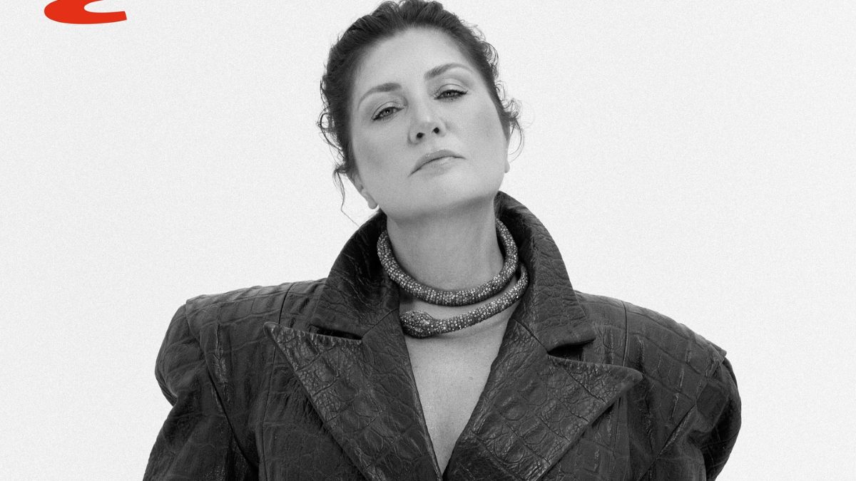 Sahnelerin vazgeçilmez ismi Sibel Can son olarak bir dergi için