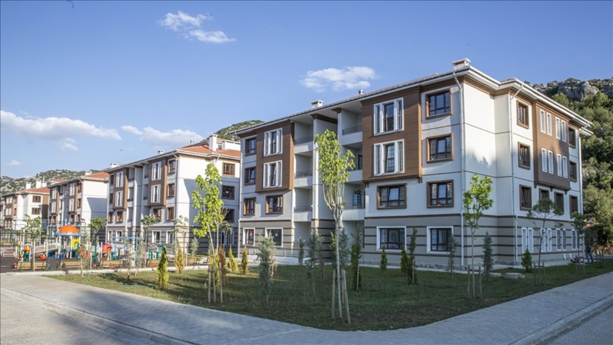 Yüzyılın Konut Projesi kapsamında 81 ilde inşa edilecek 500 bin