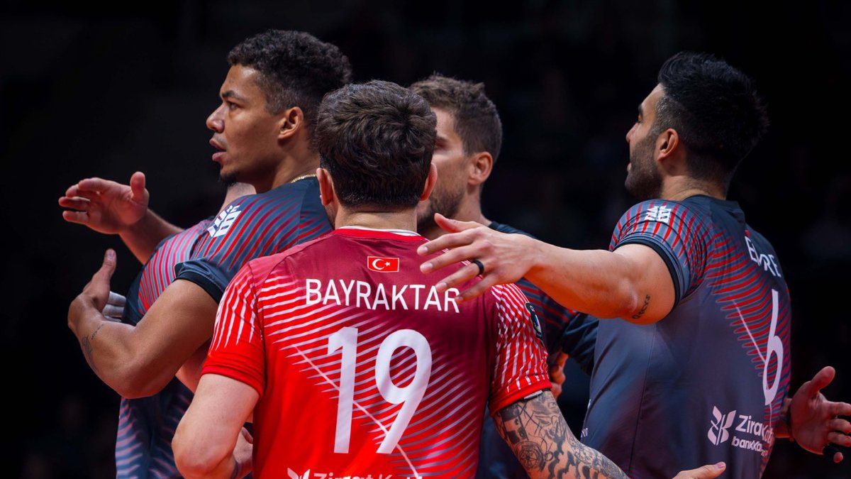 Efeler Ligi'nin 6. haftasında Ziraat Bankkart, sahasında İstanbul Gençlik'i 3-0'lık