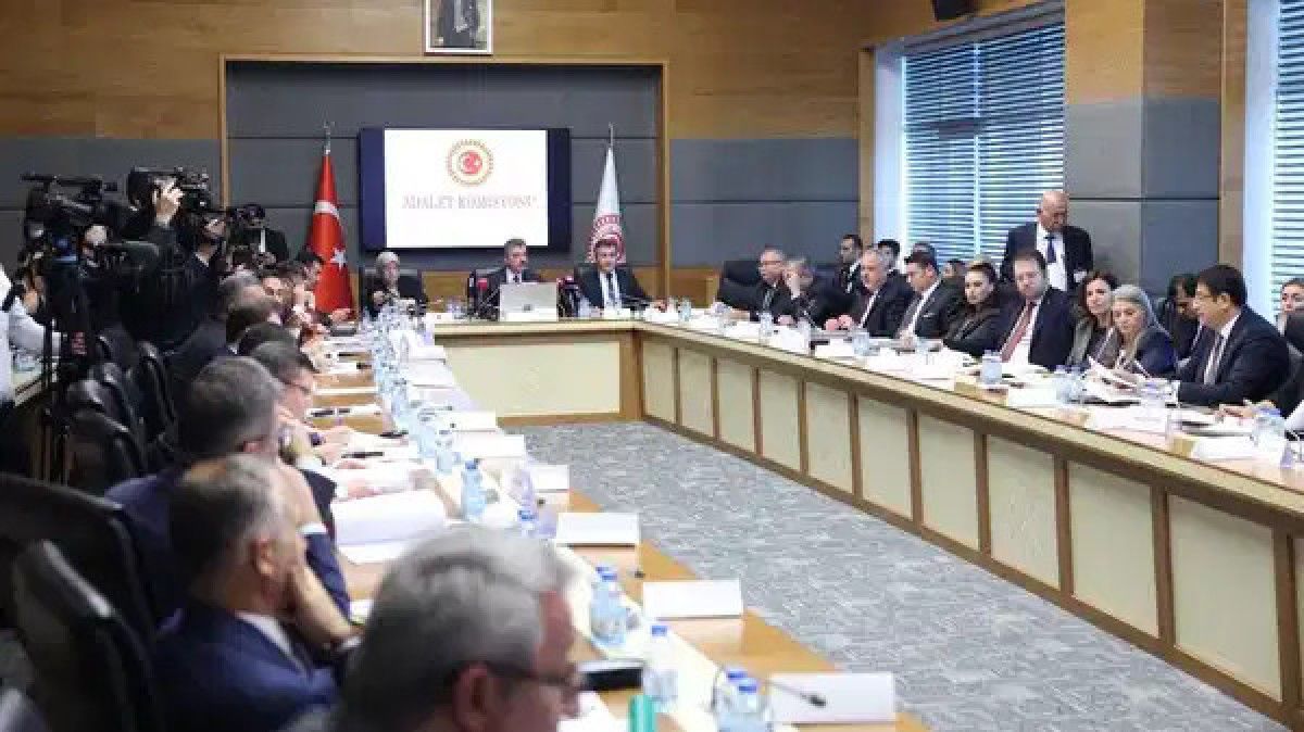 TBMM Adalet Komisyonunda, kamuoyunda 11. Yargı Paketi olarak bilinen Türk