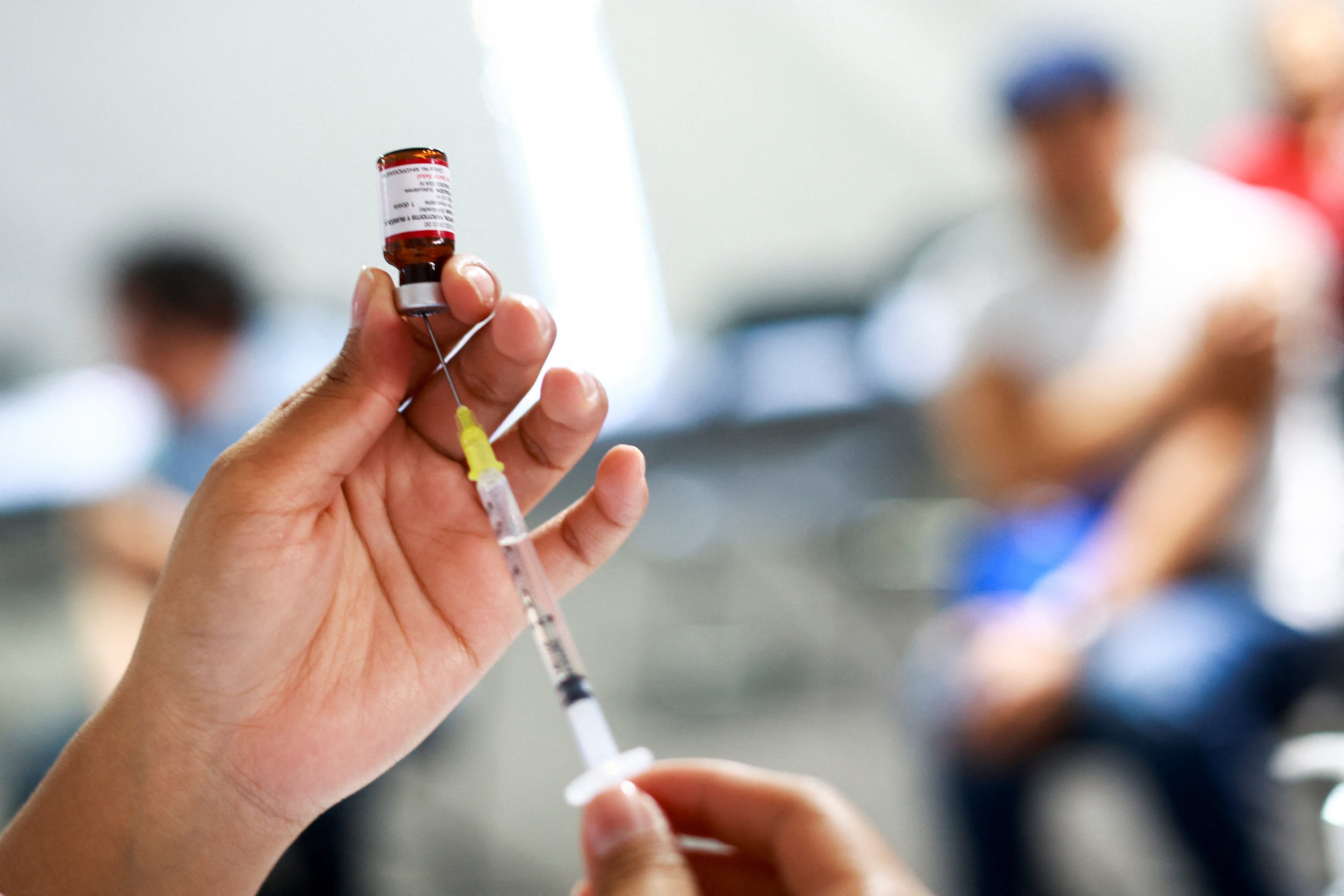 Sağlık Bakanlığının oluşturduğu Aşılama Uygulamaları Danışma Komitesi (ACIP) yenidoğanlara uygulanan